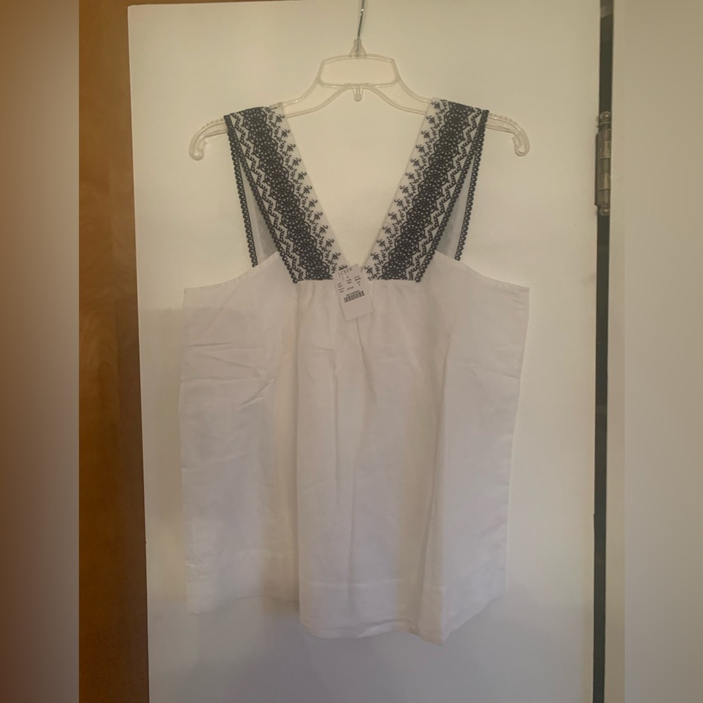 NWT Jcrew Tank. Size 8. Great details!